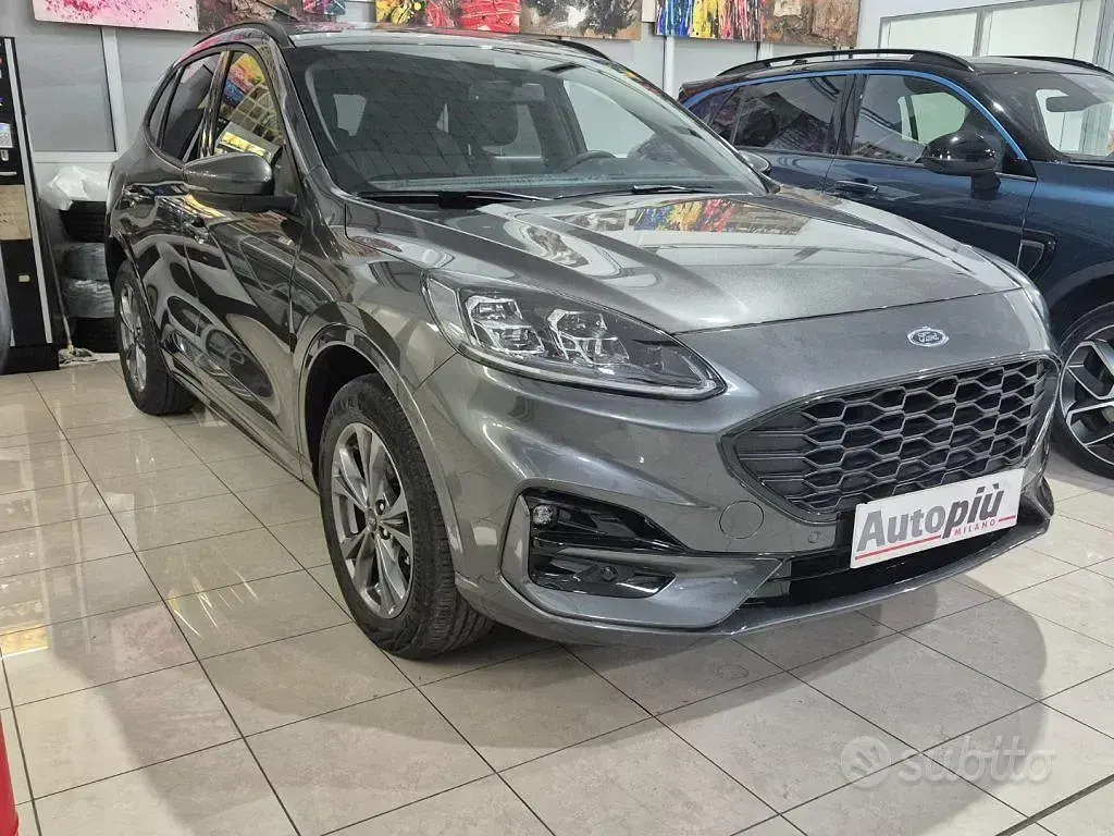 Usata Ford Kuga ST 152 CV (111 kW) 2023 Grigio SUV
