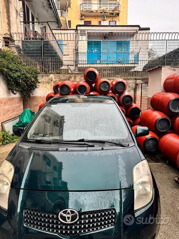 Usata Toyota Yaris 92 CV (67 kW) 2006 Verde Utilitaria