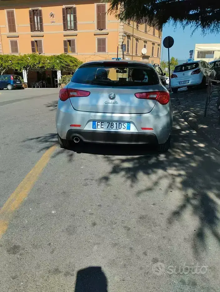 Usata Alfa Romeo Giulietta 105 CV (77 kW) 2013 Grigio Utilitaria