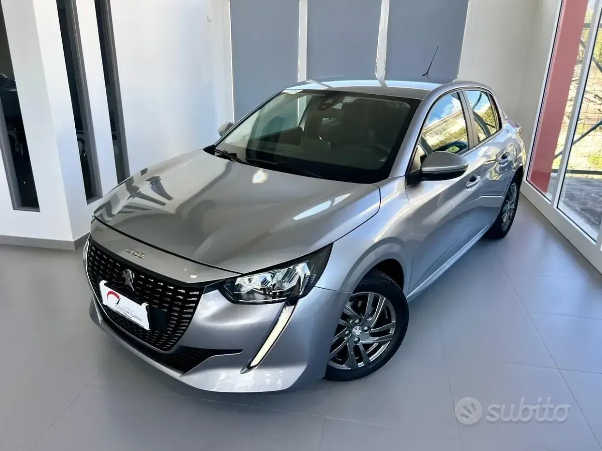 Usata Peugeot 208 Active 102 CV (75 kW) 2021 Grigio Utilitaria