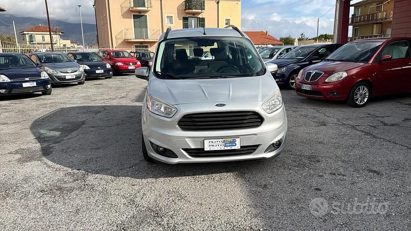 Usata Ford Tourneo Courier Titanium 95 CV (69 kW) 2016 Grigio Monovolume