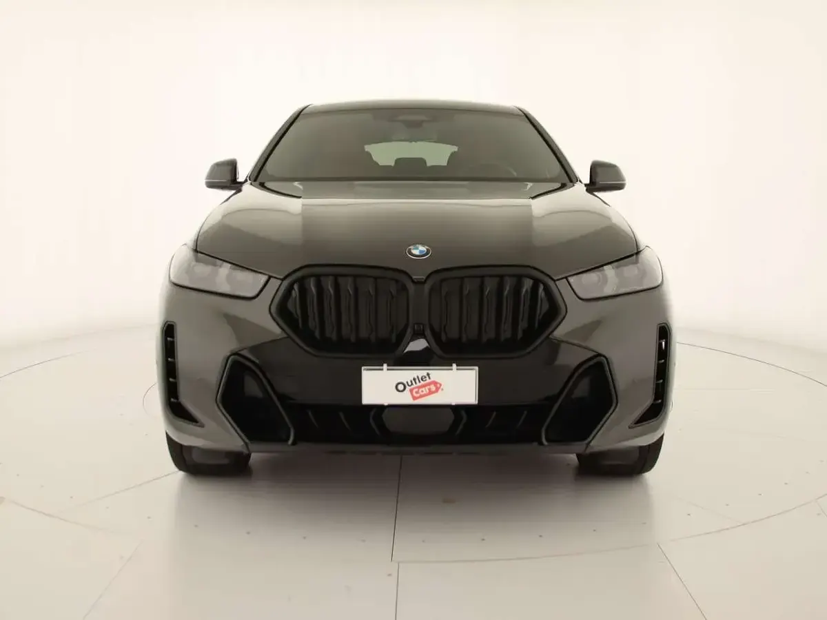 Usata BMW X6 M Sport 340 CV (250 kW) 2024 Nero metallizzato SUV