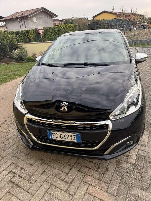 Usata Peugeot 208 Allure 110 CV (80 kW) 2017 Utilitaria