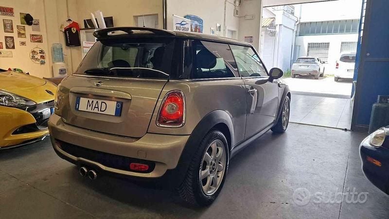 Usata Mini Cooper S 175 CV (128 kW) 2008 Marrone Utilitaria