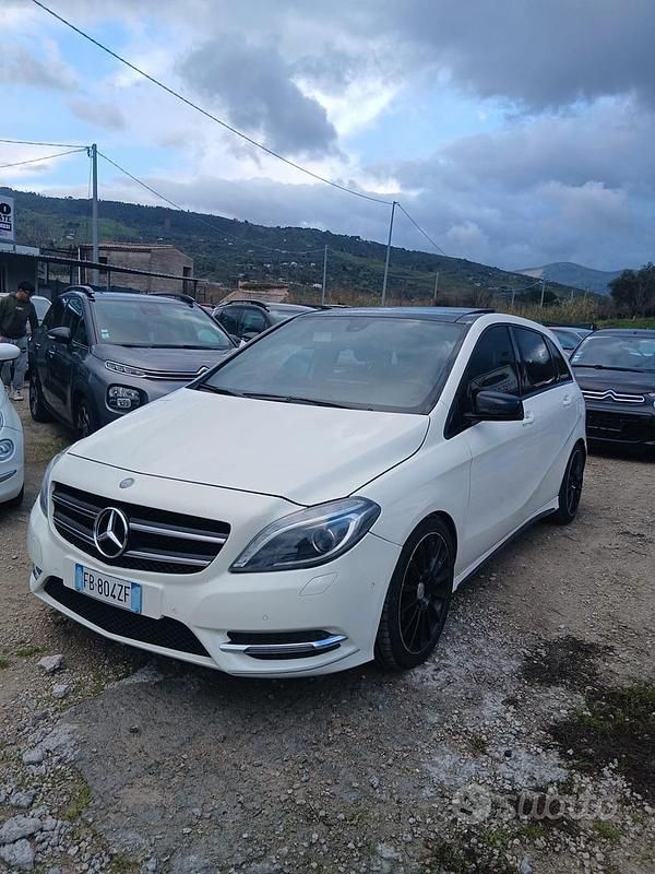 Usata Mercedes B200 Premium 135 CV (99 kW) 2013 Bianco Monovolume