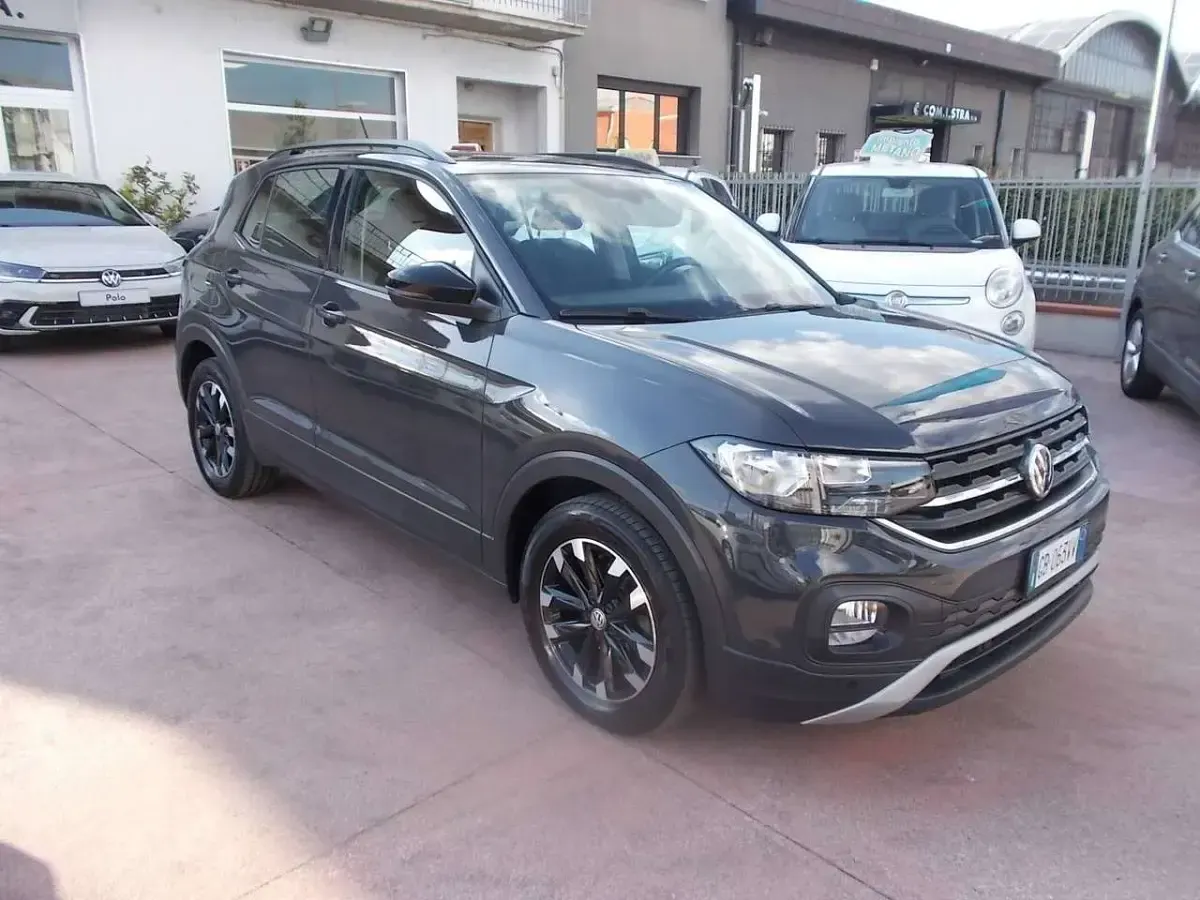 Usata VW T-Cross Style 95 CV (69 kW) 2020 Grigio urano SUV