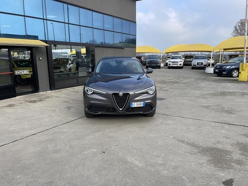 Usata Alfa Romeo Stelvio Business 190 CV (139 kW) 2021 Antracite / metallizzato SUV