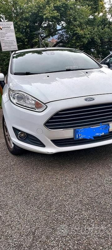 Usata Ford Fiesta Titanium 80 CV (58 kW) 2016 Bianco Berlina