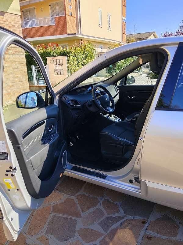 Usata Renault Scénic III Dynamique 110 CV (80 kW) 2011 Monovolume