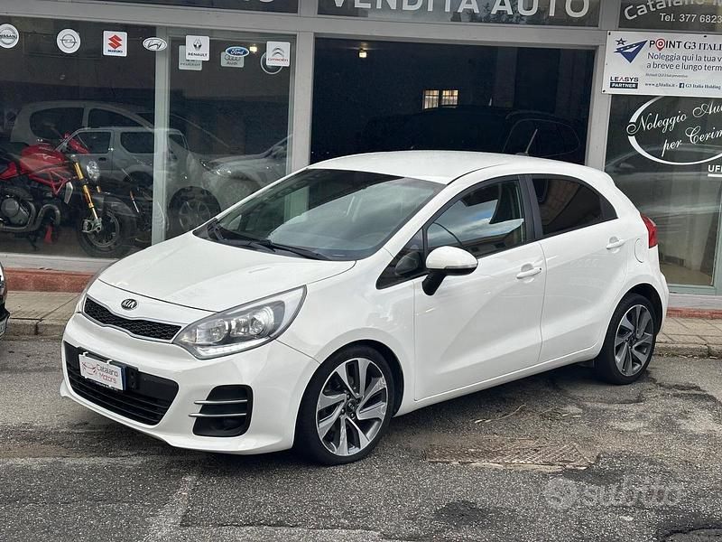 Usata Kia Rio Active 90 CV (66 kW) 2015 Bianco Berlina
