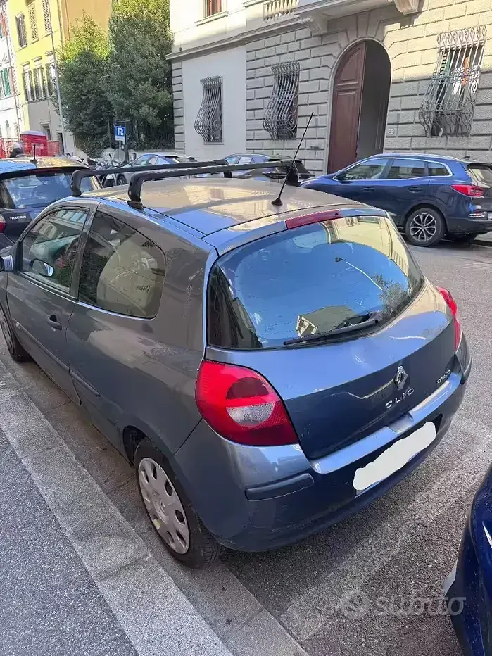Usata Renault Clio III 75 CV (55 kW) 2005 Grigio Berlina