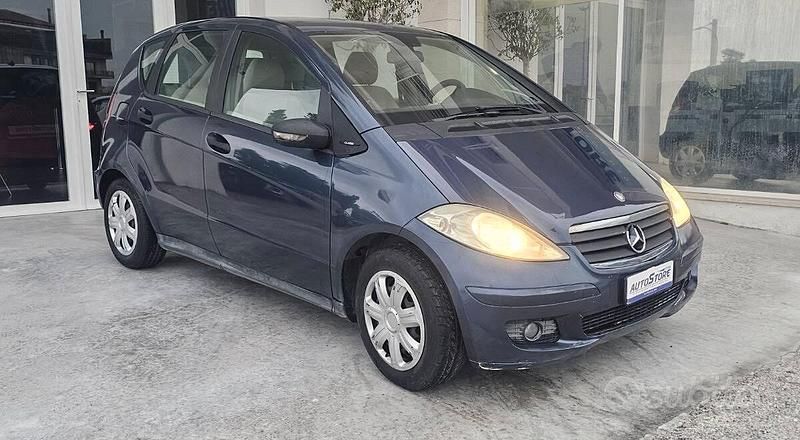 Usata Mercedes A180 Elegance 2005 Blu Monovolume