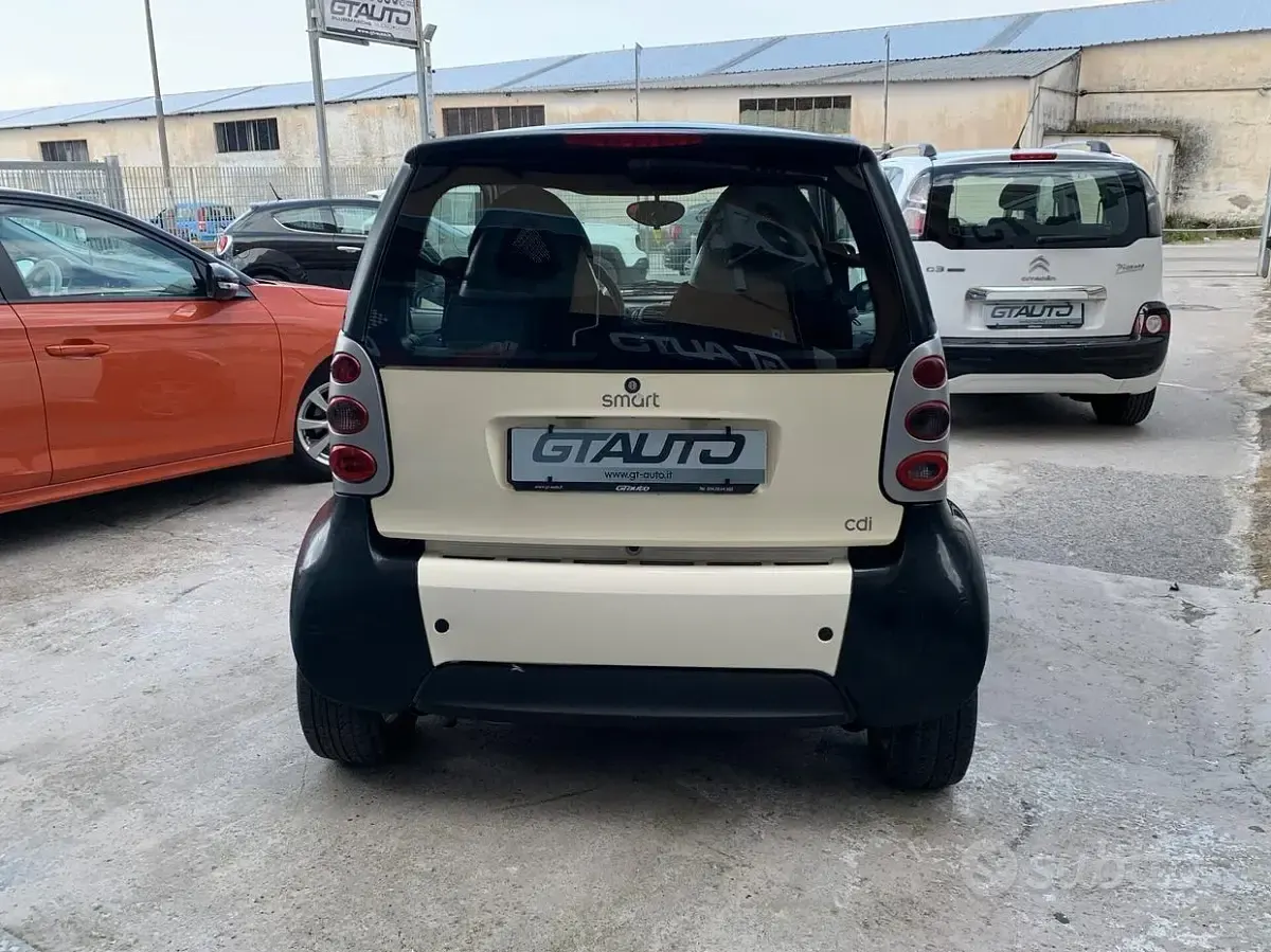 Usata Smart ForTwo Cabrio Pulse 41 CV (30 kW) 2005 Beige Cabrio