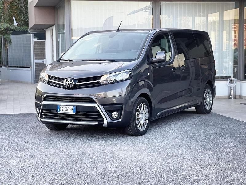 Usata Toyota Proace Verso 144 CV (105 kW) 2023 Grigio Station wagon