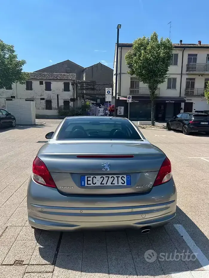 Usata Peugeot 207 CC 156 CV (114 kW) 2010 Grigio Cabrio
