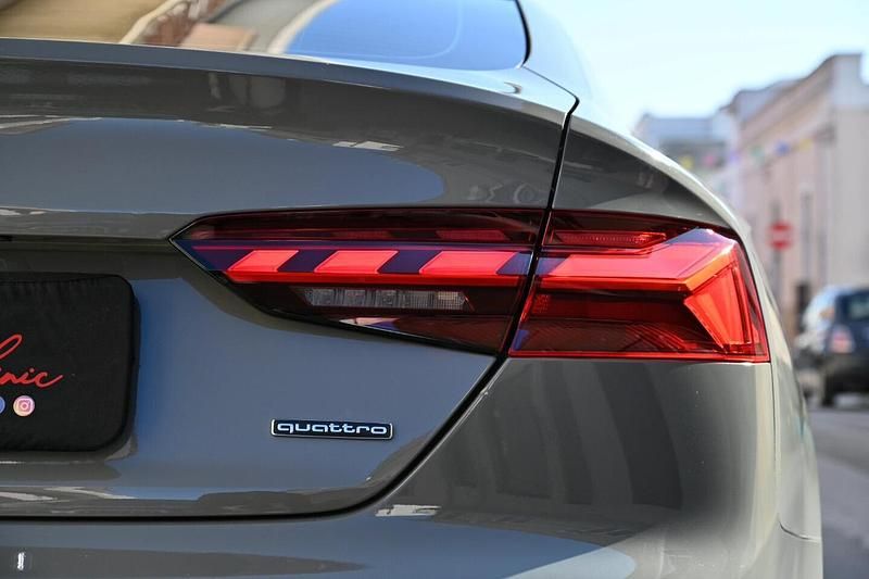 Usata Audi A5 Ambiente 203 CV (149 kW) 2022 Grigio Berlina