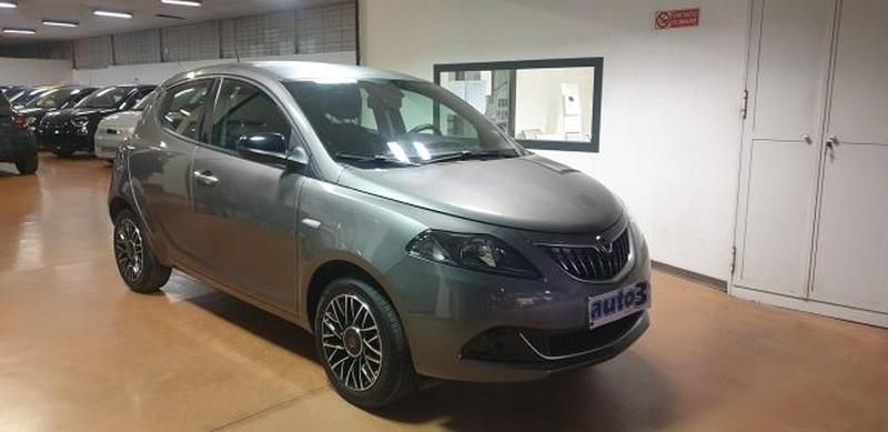 Usata Lancia Ypsilon S 69 CV (50 kW) 2024 Grigio Utilitaria