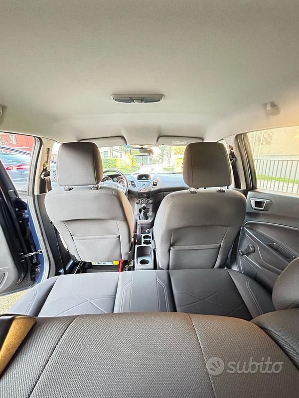 Usata Ford Fiesta 75 CV (55 kW) 2013 Blu Utilitaria