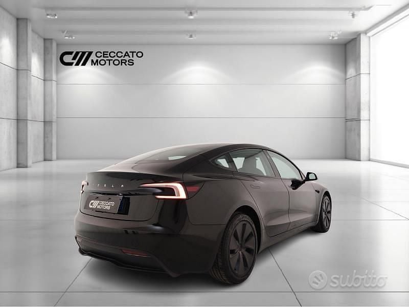 Usata Tesla Model 3 RWD 235 kW (320 CV) 2024 Nero Berlina