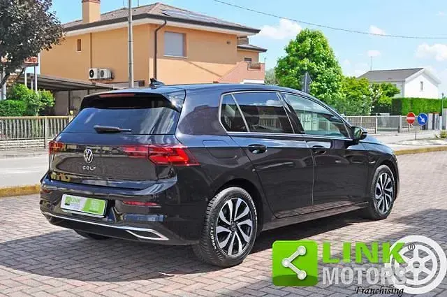 Usata VW Golf VIII Active 150 CV (110 kW) 2022 Nero Berlina