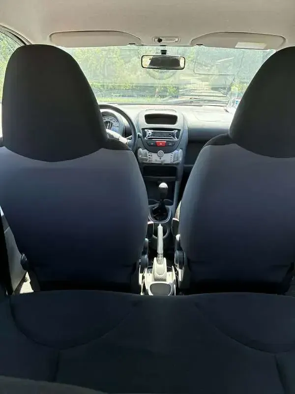 Usata Toyota Aygo Sol 68 CV (50 kW) 2009 Rosso Utilitaria