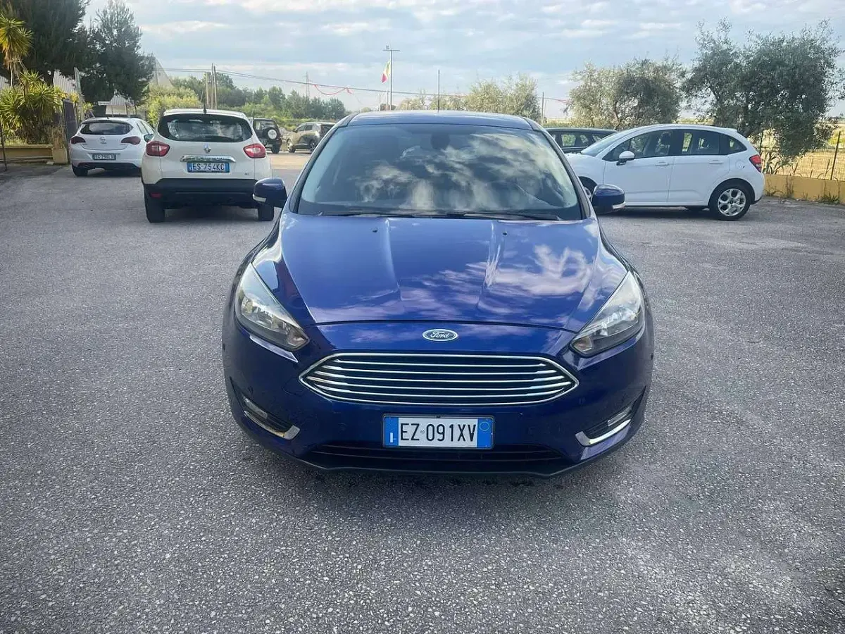 Usata Ford Focus Titanium S 120 CV (88 kW) 2015 Blu scuro Berlina