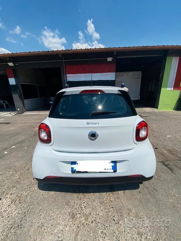 Usata Smart ForFour 71 CV (52 kW) 2016 Bianco Utilitaria