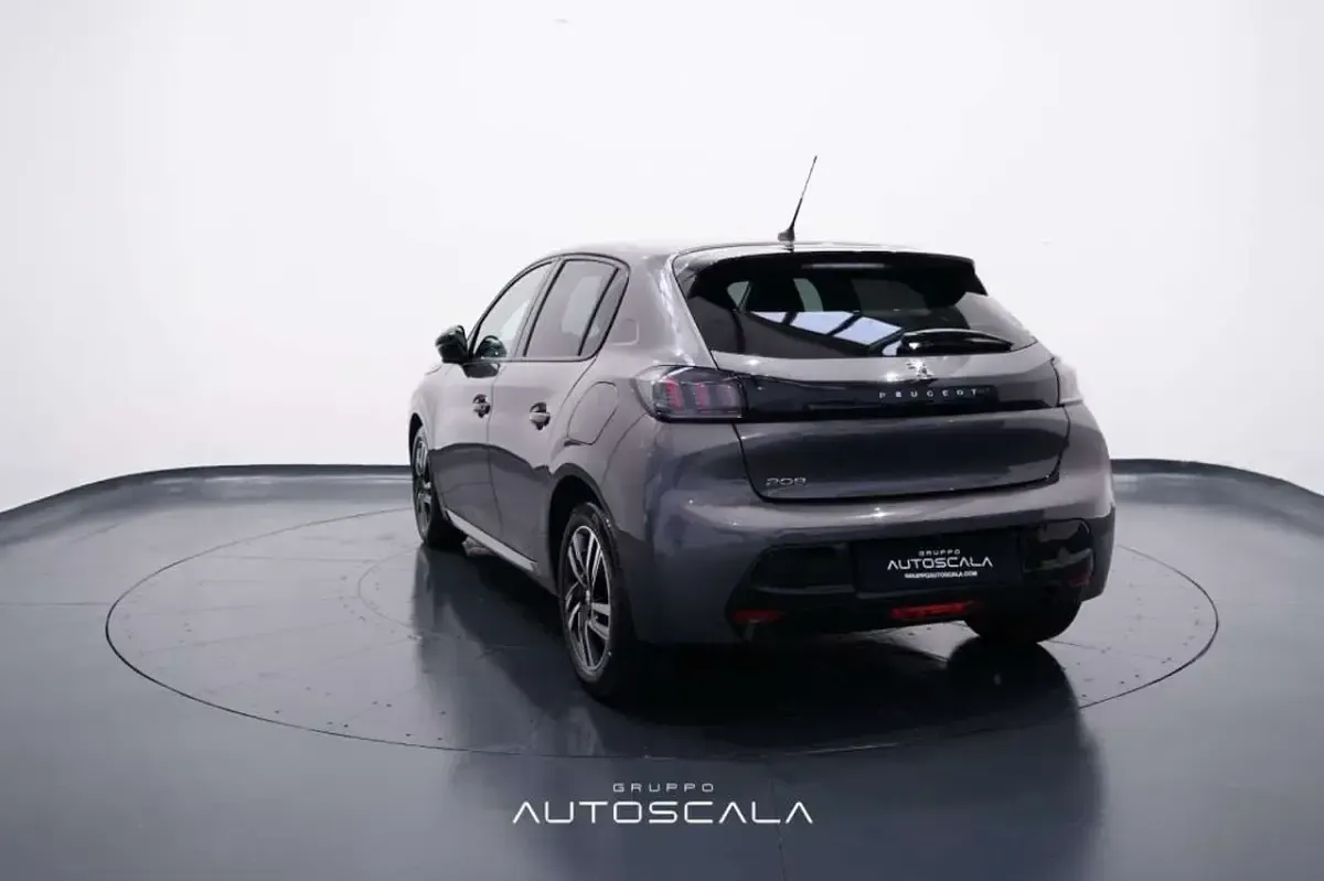Usata Peugeot 208 Active 101 CV (74 kW) 2023 Grigio platinum Utilitaria