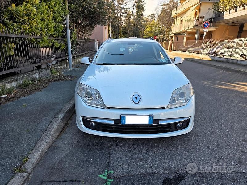 Usata Renault Laguna III 110 CV (80 kW) 2009 Bianco Station wagon