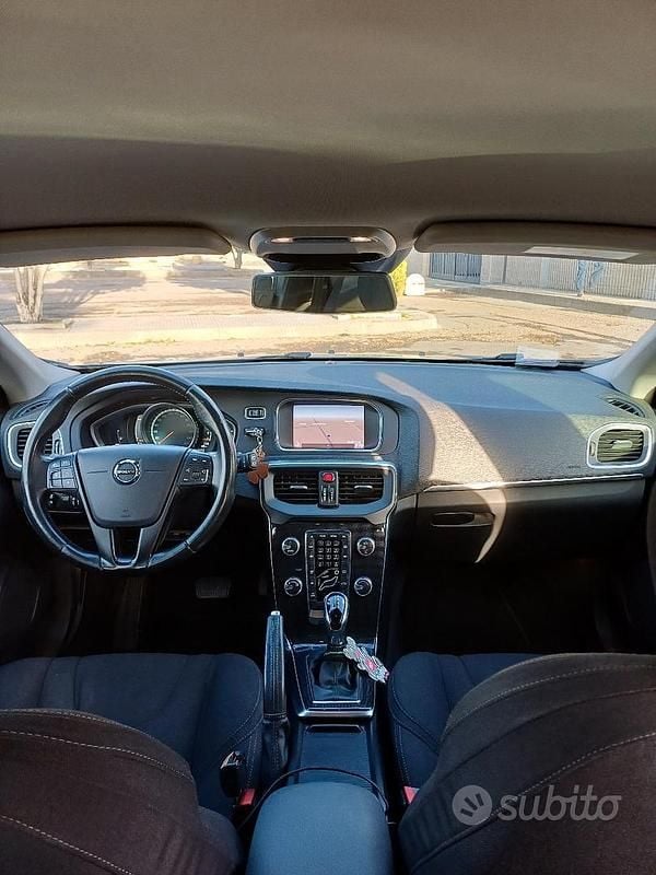 Usata Volvo V40 120 CV (88 kW) 2017 Berlina