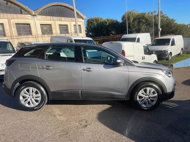 Usata Peugeot 3008 Allure 131 CV (96 kW) 2020 Argento SUV