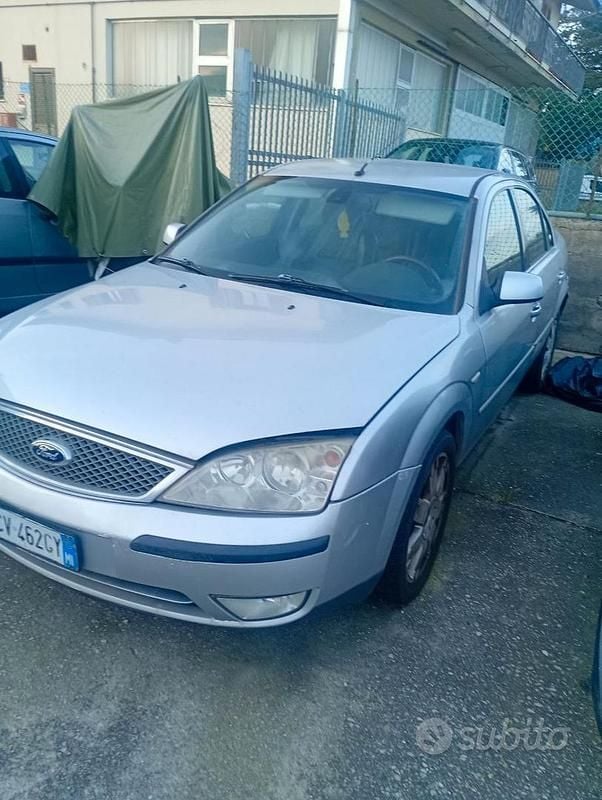 Usata Ford Mondeo Ghia 131 CV (96 kW) 2005 Berlina