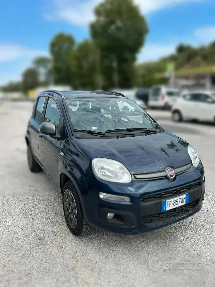 Usata Fiat Panda Lounge 80 CV (58 kW) 2017 Bluazzurro Utilitaria