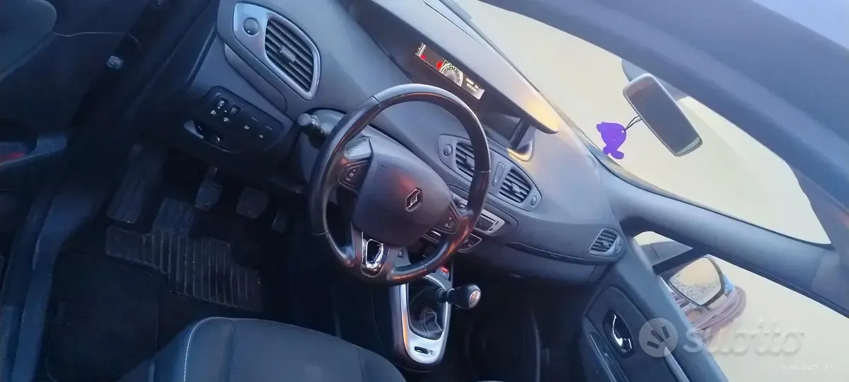 Usata Renault Scenic E-Tech LIMITED 110 CV (80 kW) 2015 Nero Monovolume
