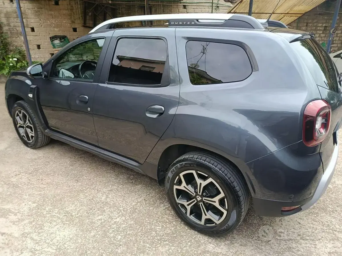 Usata Dacia Duster Prestige 116 CV (85 kW) 2021 Grigio SUV