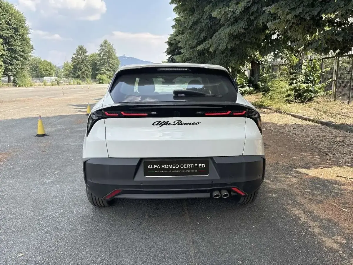 Nuova Alfa Romeo Junior 136 CV (100 kW) 2025 Grigio SUV