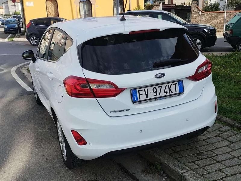 Usata Ford Fiesta Titanium 86 CV (63 kW) 2019 Bianco Utilitaria