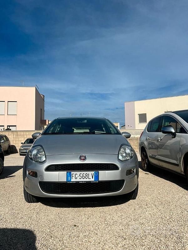 Usata Fiat Punto 77 CV (56 kW) 2016 Grigio Utilitaria