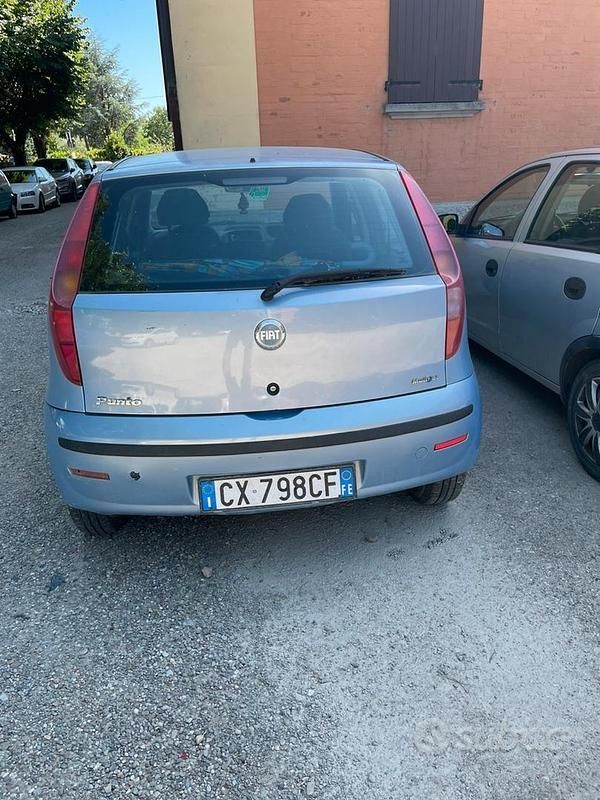 Usata Fiat Punto 69 CV (50 kW) 2005 Utilitaria