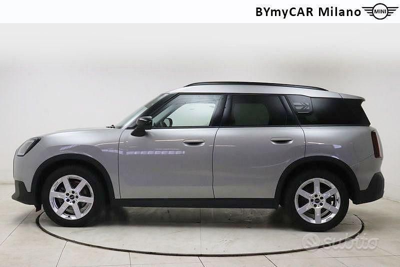Käytetty Mini Countryman Classic 218 HP (160 kW) 2024 Hopea Katumaasturi