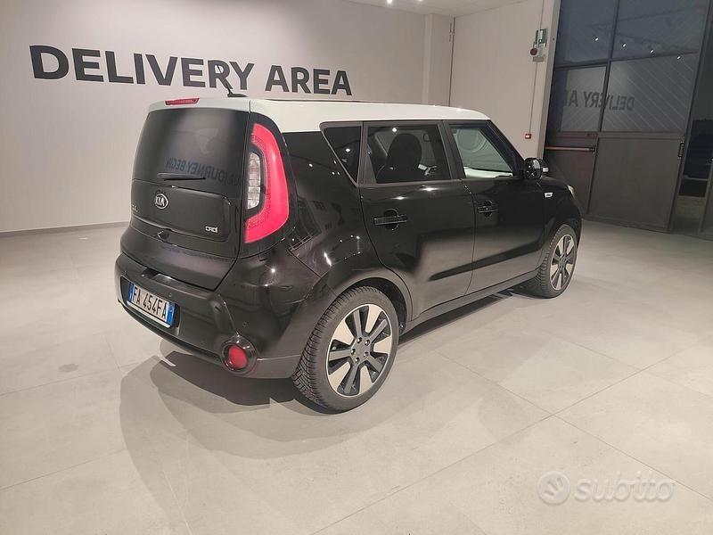 Usata Kia Soul 128 CV (94 kW) 2015 Nero SUV