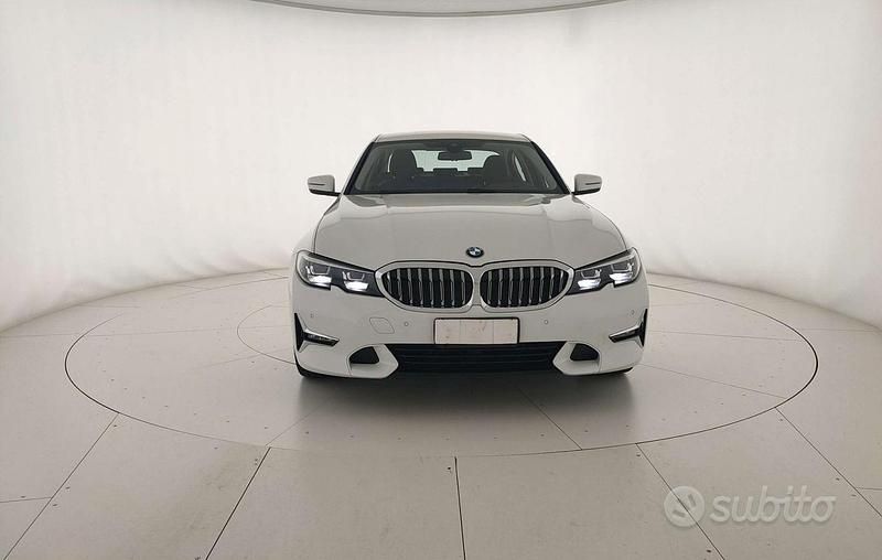 Usata BMW 320 Luxury Line 190 CV (139 kW) 2019 Bianco Berlina