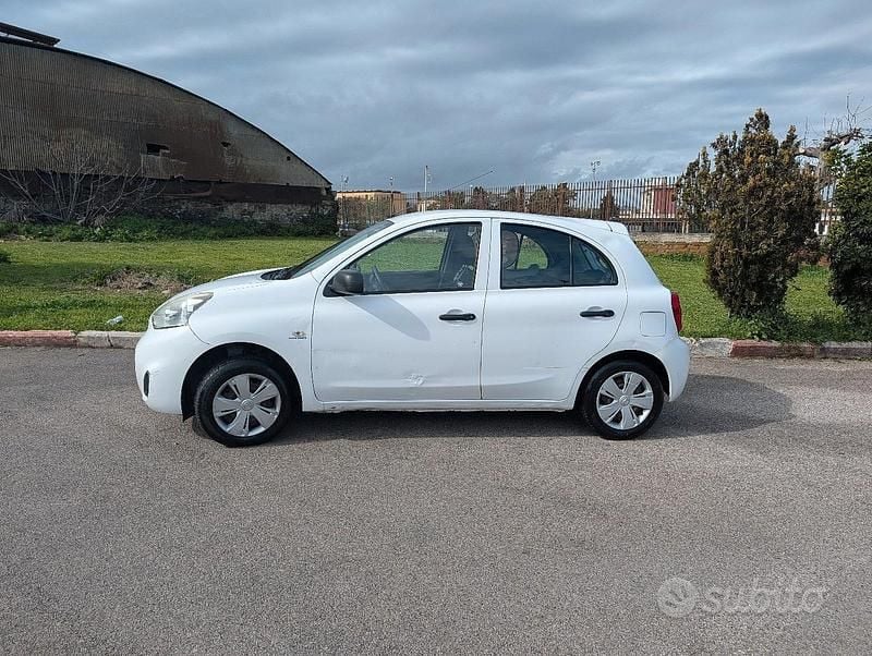 Usata Nissan Micra 80 CV (58 kW) 2016 Bianco Utilitaria