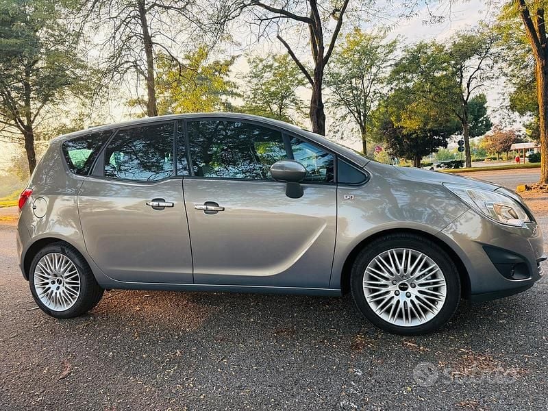 Occasion Opel Meriva 140 ch (102 kW) 2011 Gris Monospace
