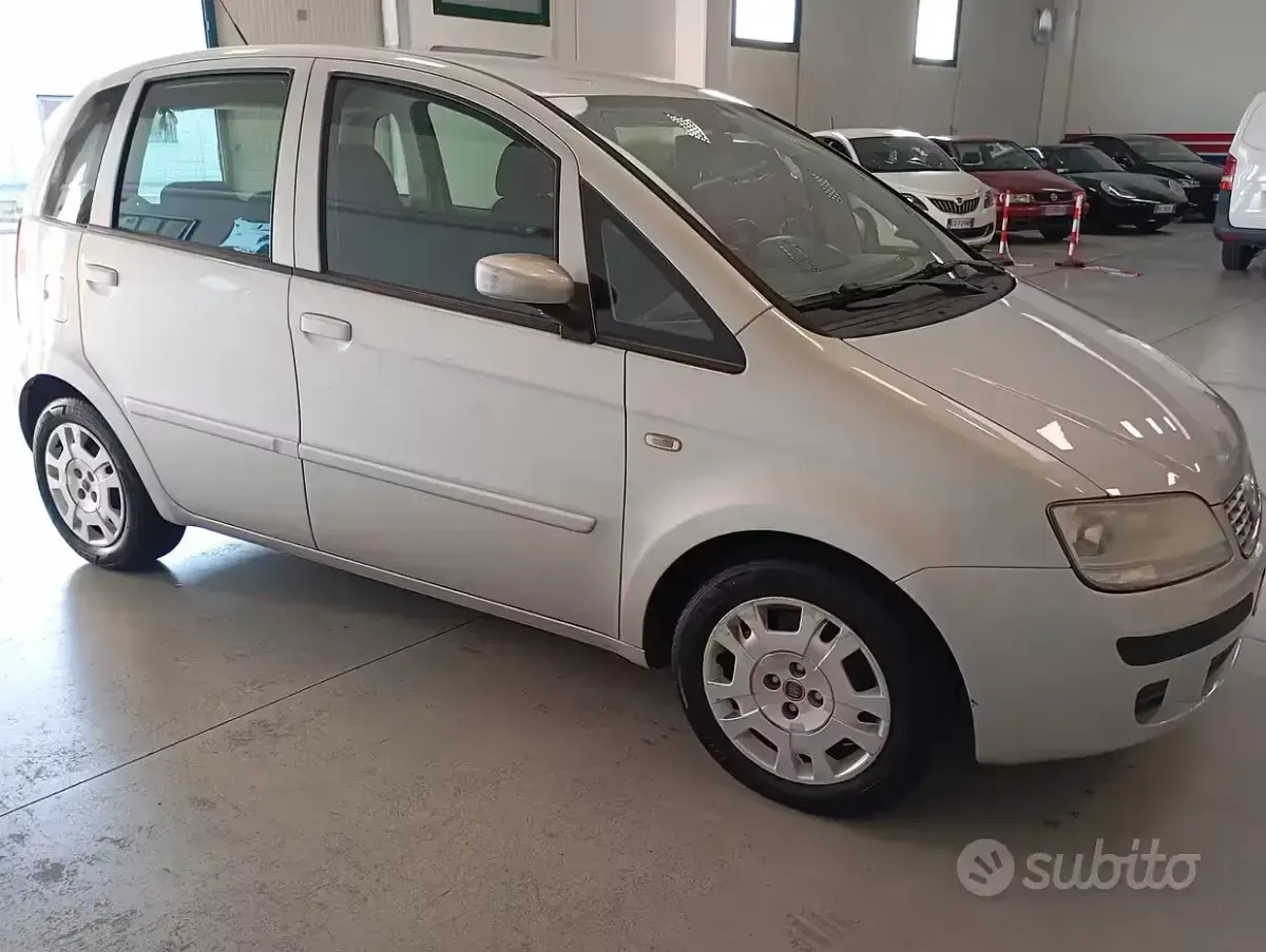 Usata Fiat Idea 80 CV (58 kW) 2008 Grigio Monovolume