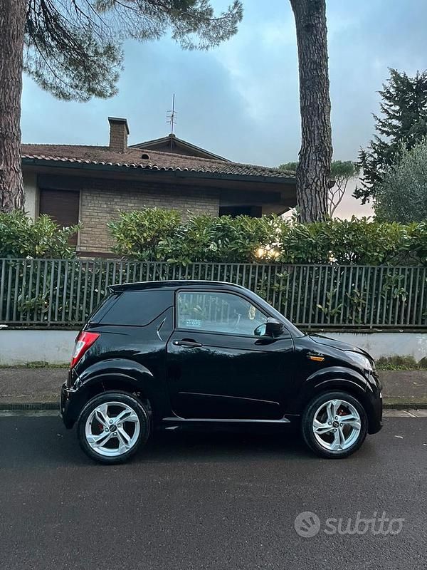 Usata Ligier JS50 2024 Nero Utilitaria