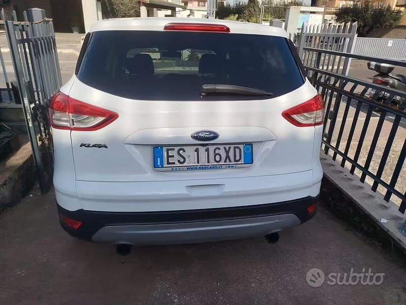 Usata Ford Kuga 140 CV (102 kW) 2013 Bianco SUV