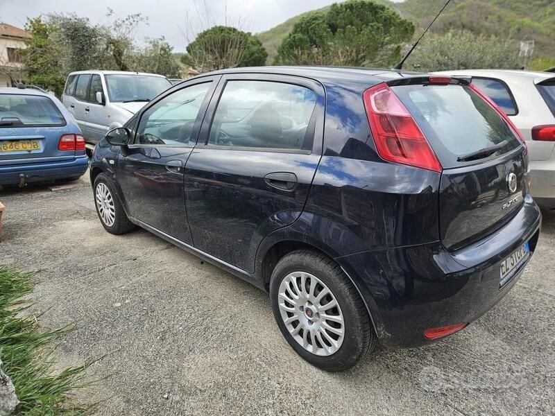 Usata Fiat Punto Street 75 CV (55 kW) 2015 Blu Utilitaria
