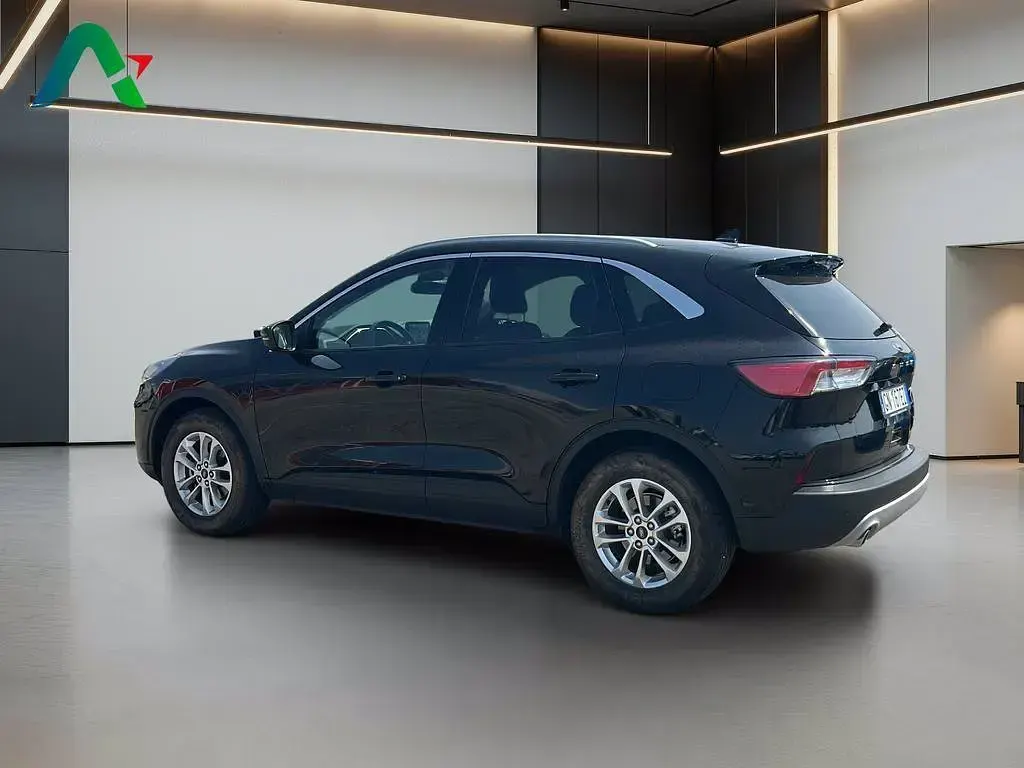 Usata Ford Kuga Titanium 150 CV (110 kW) 2023 Agate black (metallizzato) SUV