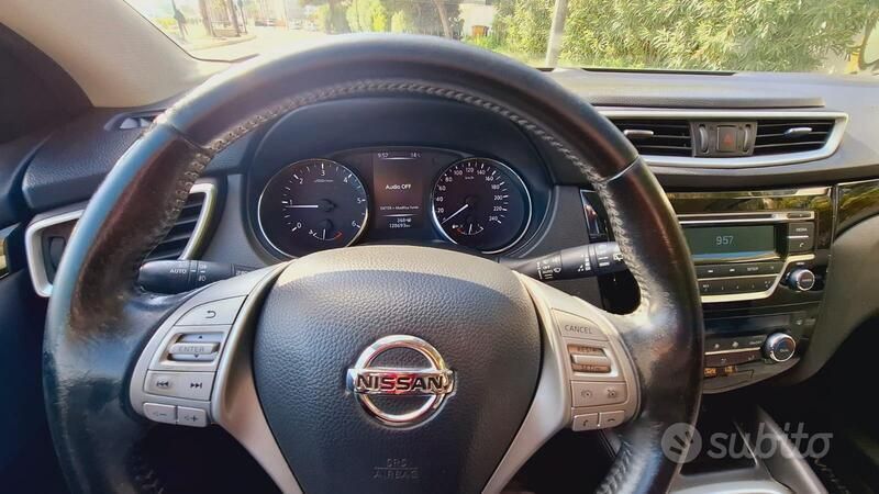 Grigio Usata 2017 Nissan Qashqai SUV | 13.000 € (Buon prezzo) - Immagine 1/4